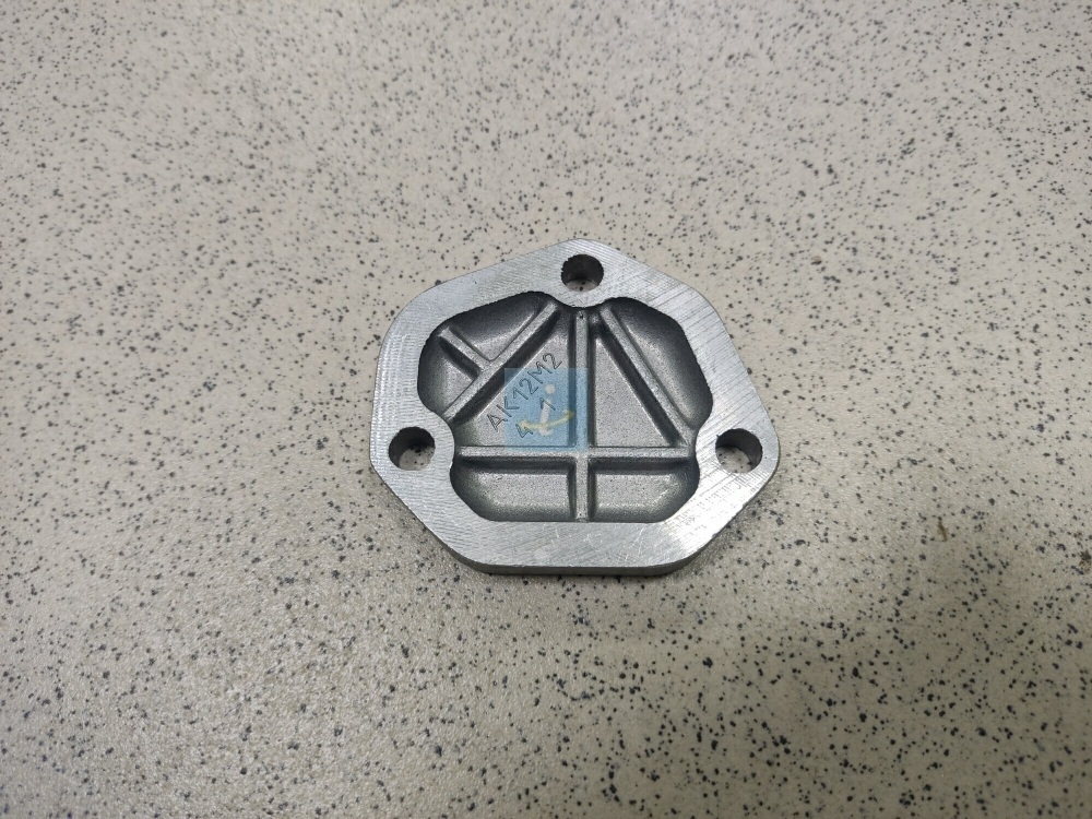 Крышка ГБЦ боковая (разд. ГБЦ) 240-1003336-В2