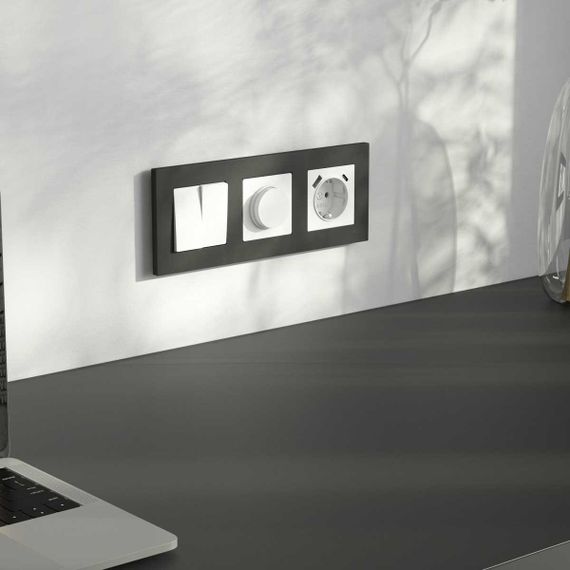 Розетка с заземлением, шторками и USB тип A+C Werkel белый матовый W1171761 4690389213267