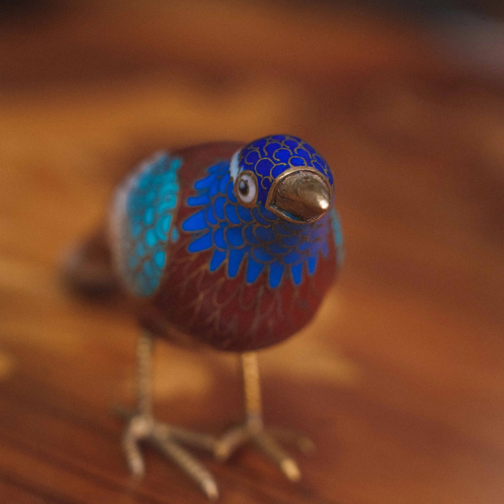 Парные фигурки птиц в технике клуазоне