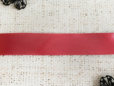 Лента атласная, ш. 2,5 см, т.красный