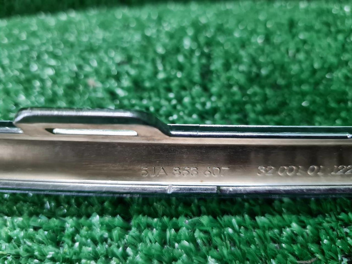 Молдинг решетки радиатора Skoda Rapid 1 (2012-2020)