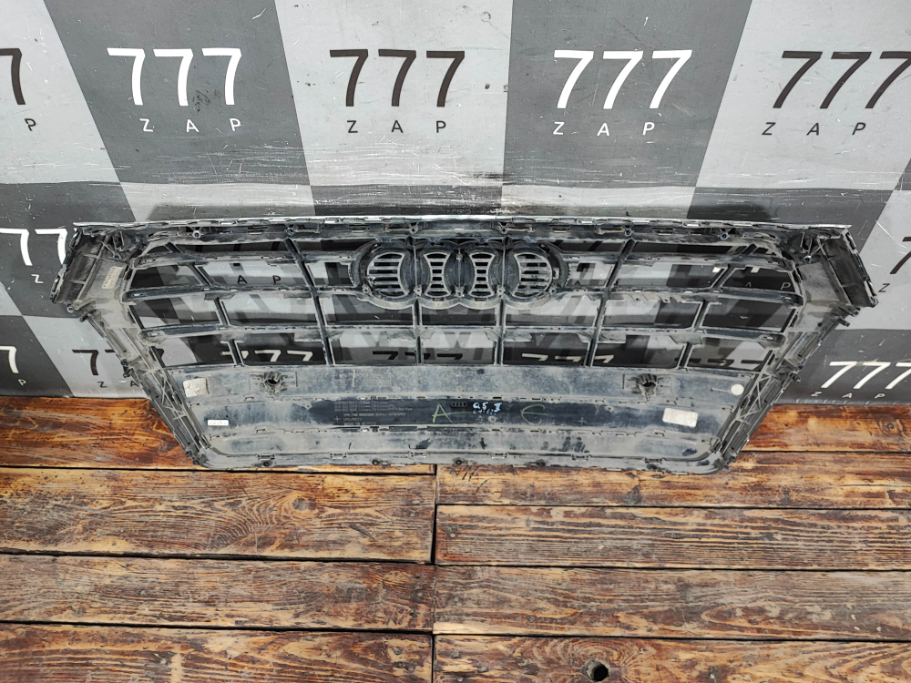 Решетка радиатора Audi Q5 (FY) 17-20 Б/У Оригинал 80A853651C