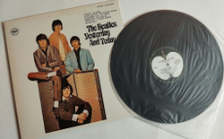 Винтажная виниловая пластинка LP The Beatles Yesterday And Today (Japan 1976)