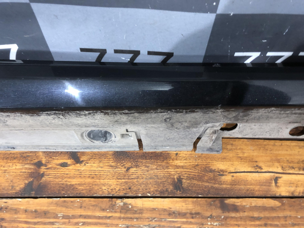 Накладка порога правого Toyota Corolla (E210) 18-нв Б/У Оригинал 7585002230