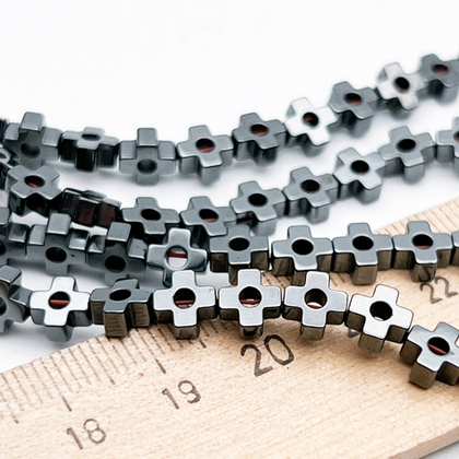 Гематит Крест бусины (имитация), цвет черный, размер около 6 мм, цена за 15-16 шт (1/4 нити)