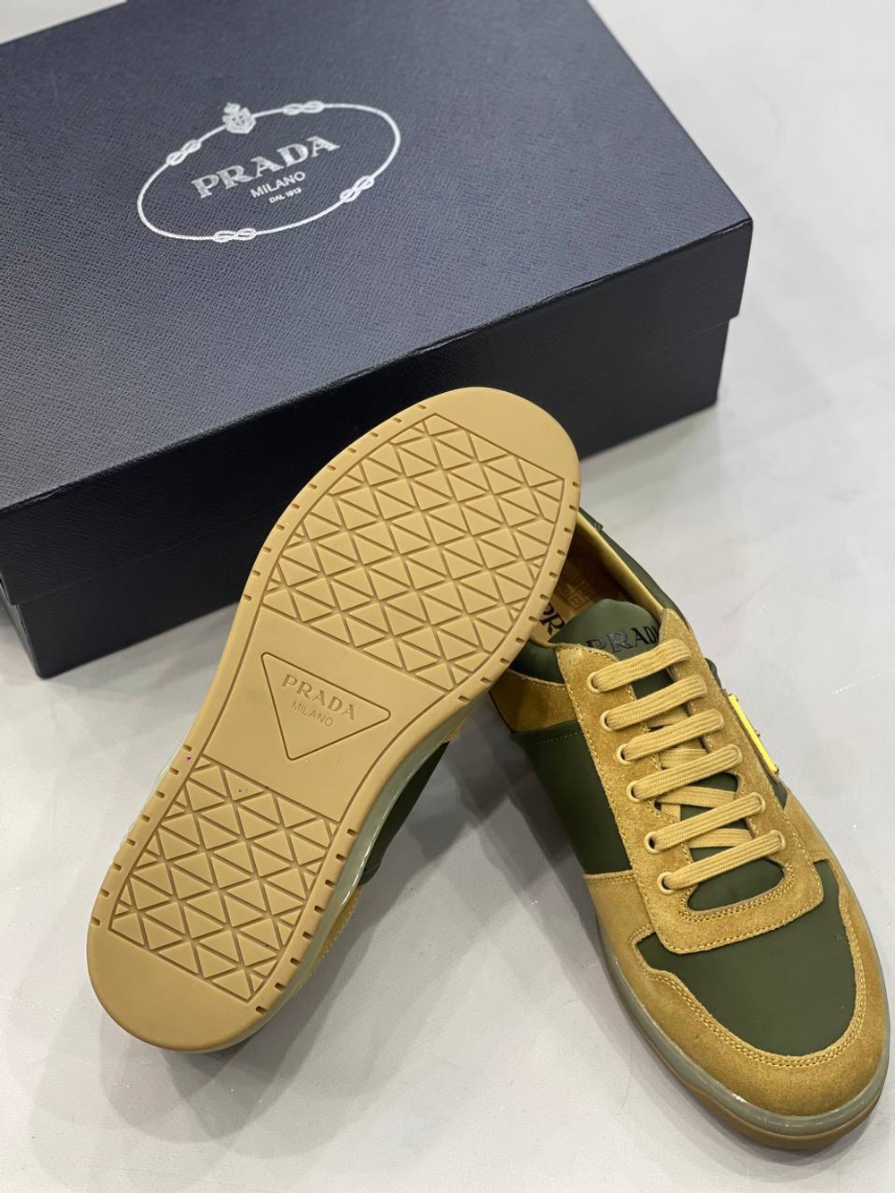Кроссовки Prada