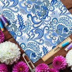 Ткань штапель крупная плотная гжель на белом фоне