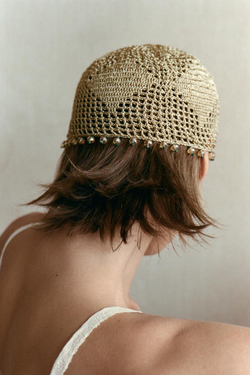ZARA ШЛЯПКА С БЛЕСТЯЩЕЙ НИТЬЮ И БУСИНАМИ, ЗОЛОТИСТЫЙ