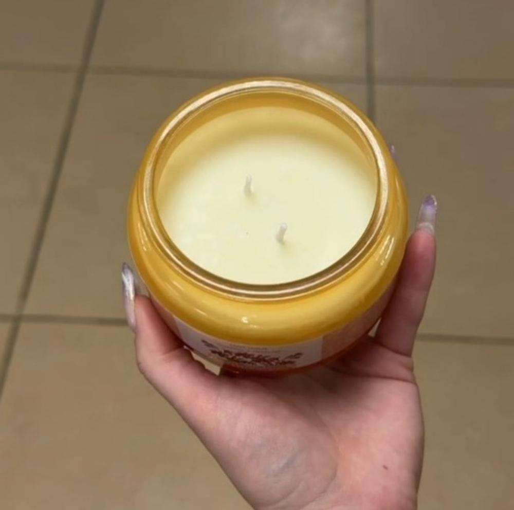 Свеча ароматическая Frövi, вишня и фрезия, соевый воск