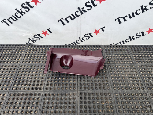 Накладка корпуса подножек левая