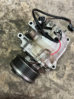 Впускной коллектор Honda Civic 10, Accord 10, Avancier 1.5/1.0