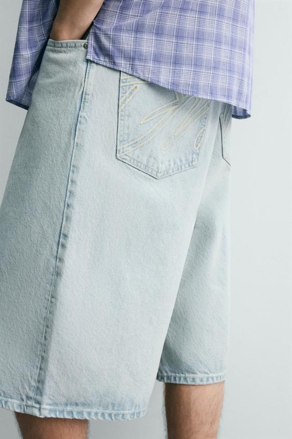 ZARA ДЖИНСОВЫЕ ШОРТЫ BAGGY С ВЫШИВКОЙ, ГОЛУБОЙ