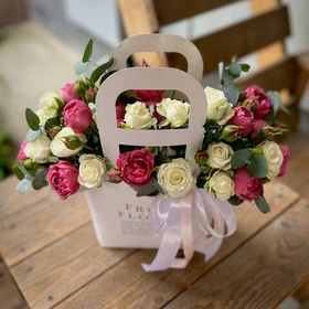 Композиция "Шепот лепестков"