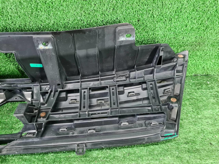 Решетка радиатора Suzuki Vitara 2 (2014-2019)