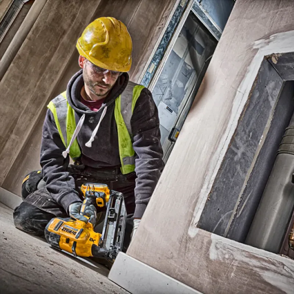 DeWalt DCN660D2 гвоздезабивной пистолет аккумуляторный (2 x 2 Ач, ЗУ)