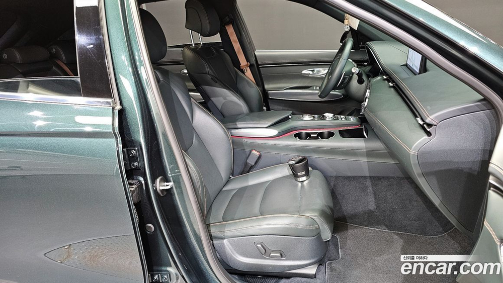 Genesis GV70 2.5T Бензин 2WD (05.2021)