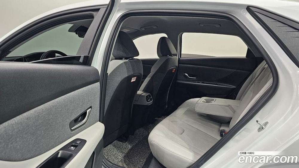 Hyundai Avante (CN7) 1.6 (11.2022)