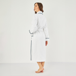 Халат махровый с шалькой Claire Batiste Atelier Roma Niveo белый с синим кантом