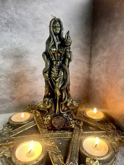 Свеча "Богиня Геката" программная