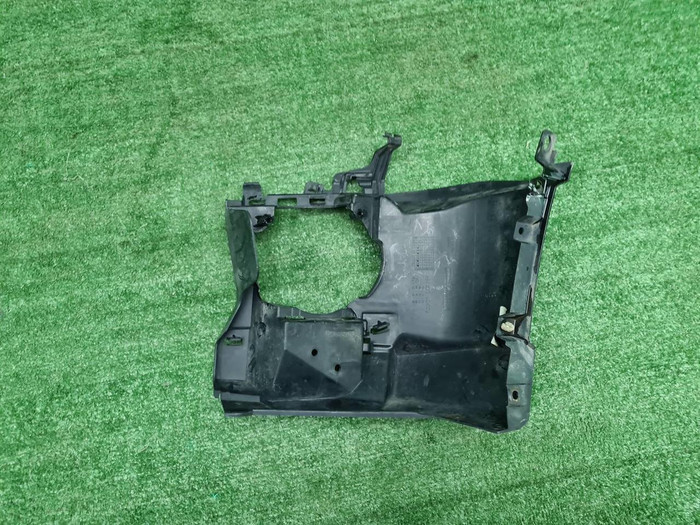 Кронштейн ПТФ правый BMW 3er F30 (2015-2020)