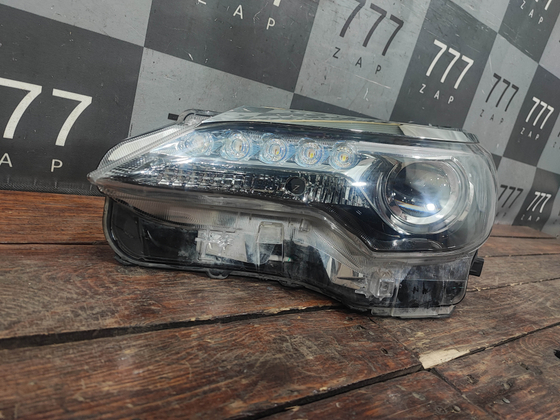 Фара левая LED Toyota Fortuner 2 15-20 Б/У Оригинал 810700KG40
