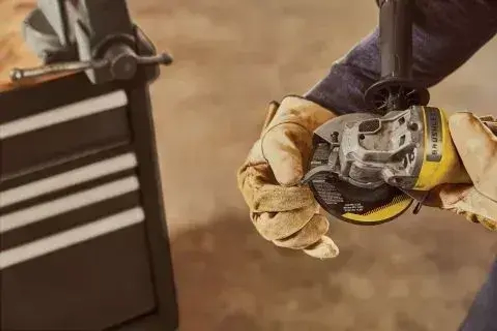 STANLEY SBG700-A9 20 В литиевая бесщеточная аккумуляторная угловая шлифовальная машина 125 мм (одинарная)