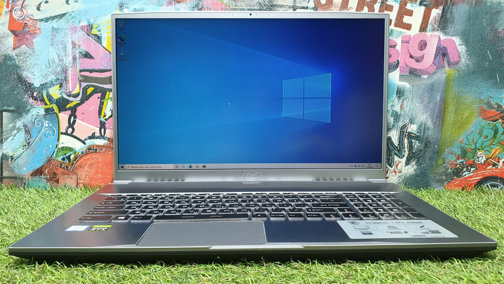 Игровой 17" MSI i7-9/32 Gb/RTX 2060 6GB/144 Hz