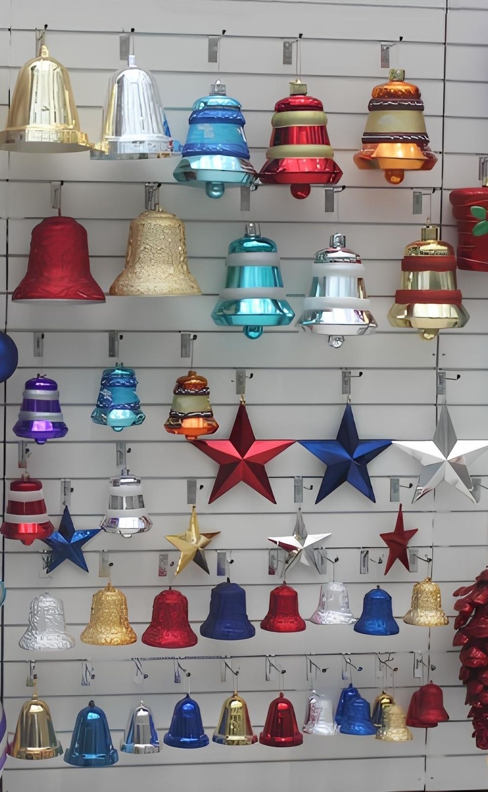 большие елочные игрушки на уличную елку