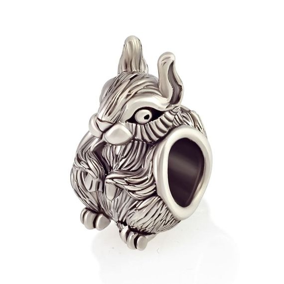 Фото белки справа шарма подвески из серебра.