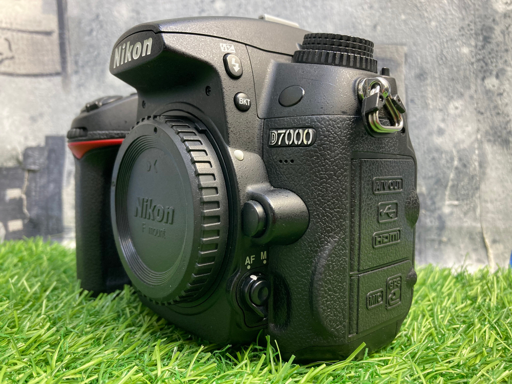 Nikon D7000 10.300 кадров Покупка/Продажа