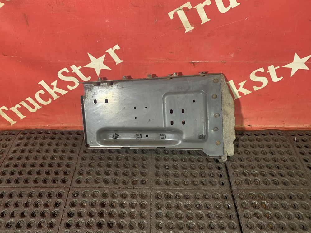 Кронштейн ящика АКБ