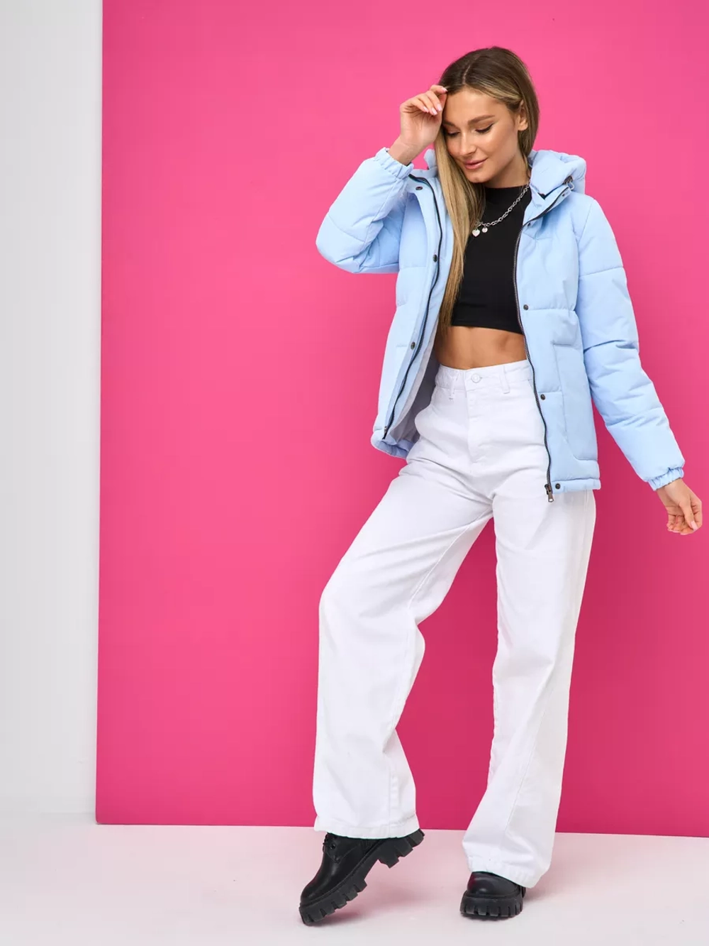 Куртка короткая весна с капюшоном