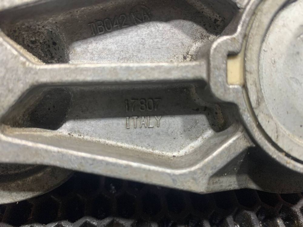 Ролик-натяжитель