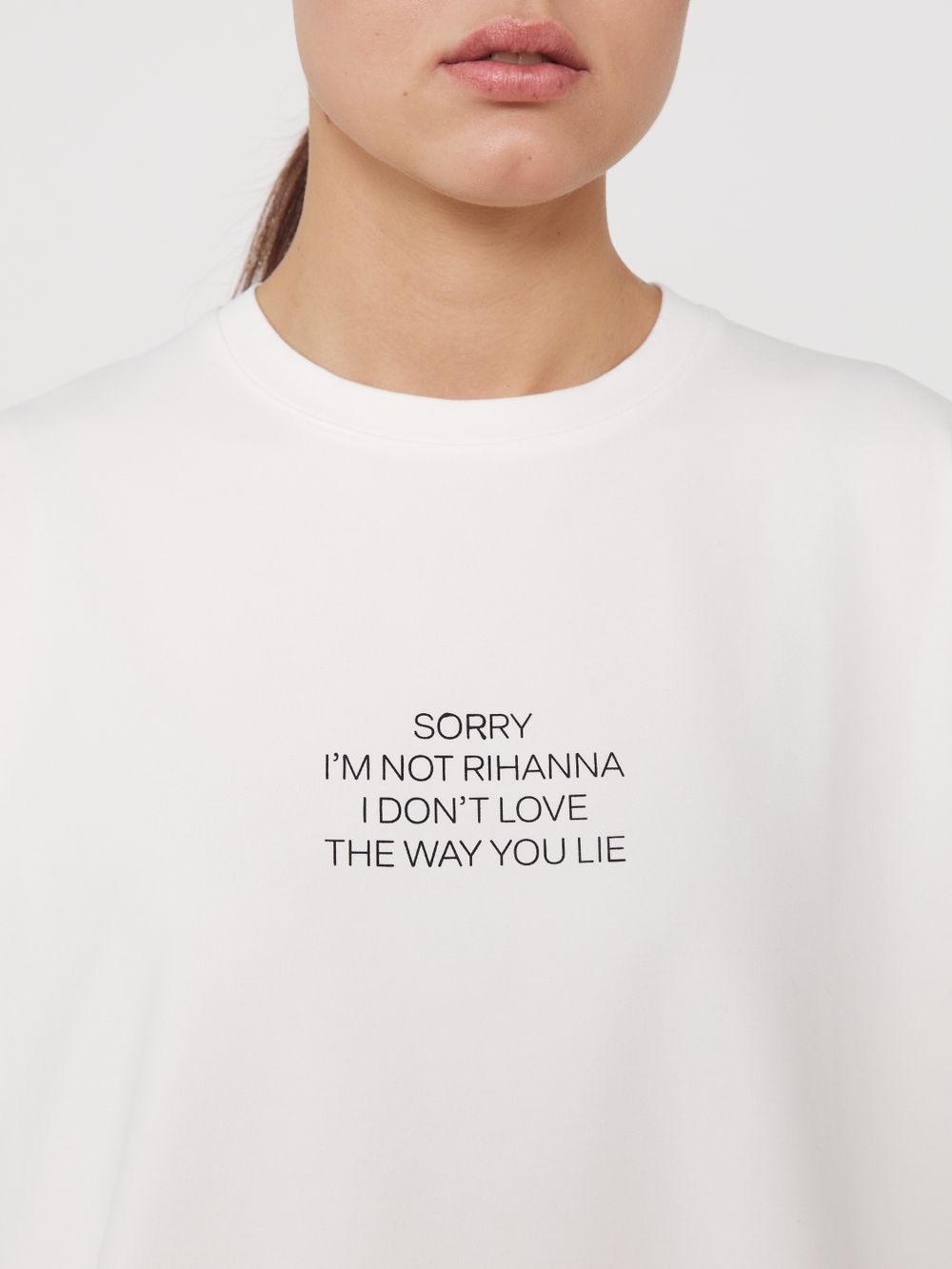 ФУТБОЛКА «RIHANNA»