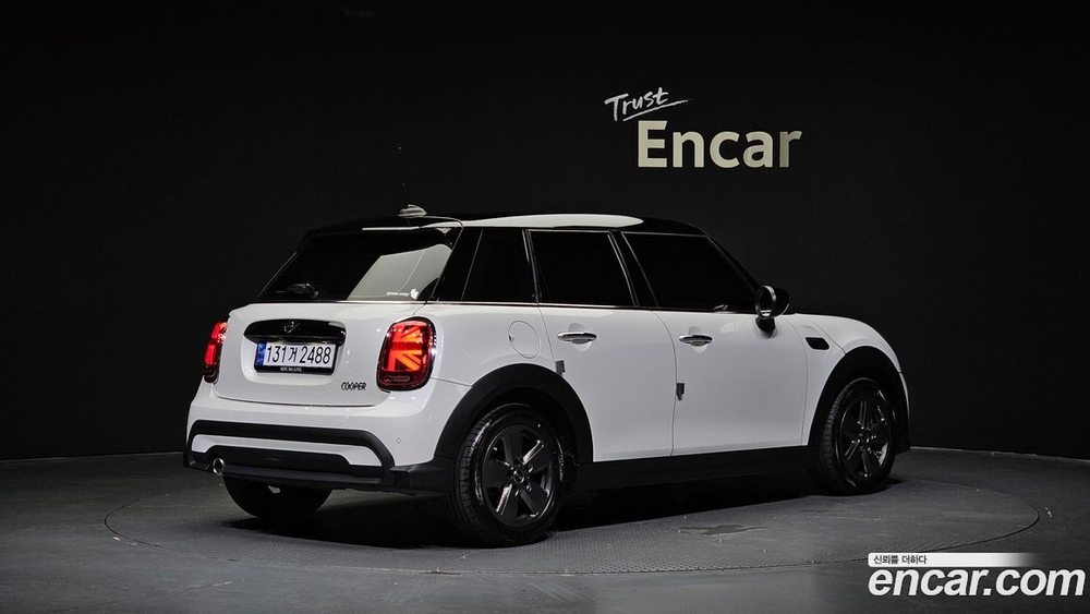Mini Cooper 5 даерей Classic (05.2023)