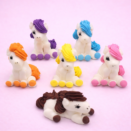 Сахарная фигурка (веселая лошадка в ассортименте) 1шт