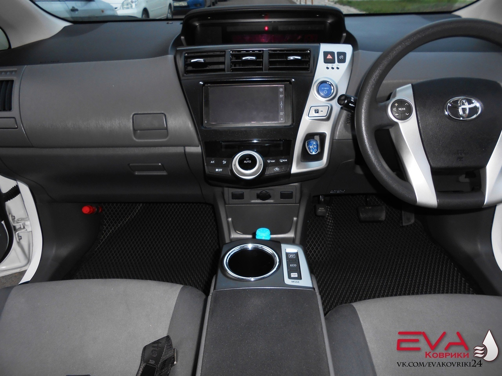 Toyota Prius Alpha 1 поколение XW40 (05.2011 - н.в.) минивэн, 5 мест