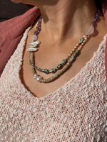 Колье Nature Bijoux, Copenhague, с жемчугом, аметистом, яшмой, розовым кварцем и морской раковиной,