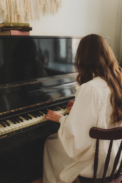 Платье с объемным рукавом из джинсы Айвори