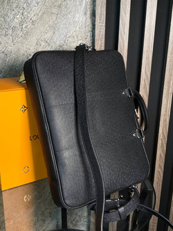 Портфель Louis Vuitton