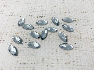 Стразы стекло клеевые, р. 1,2х0,5 см, серый