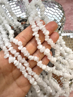 Нить бусины из кварца 5-11мм (галька)