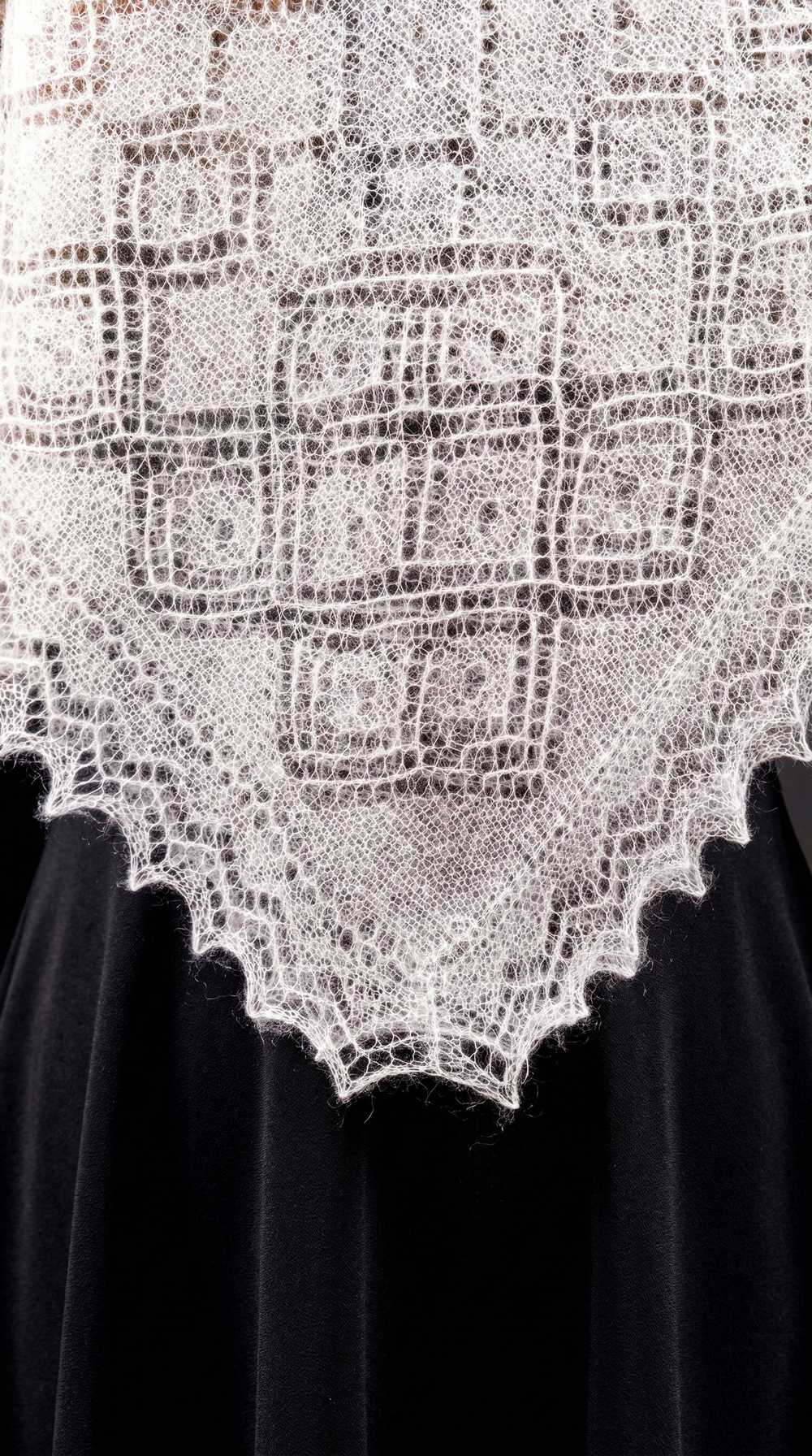 Оренбургский пуховый платок-паутинка А100-02 экрю