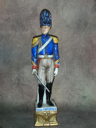 Статуэтка. Фарфор. Солдат. Капрал. Capodimonte. Италия