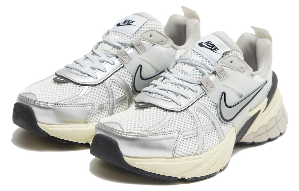 Кроссовки Nike V2K Run Runtekk "Summit White Metallic Silver" (Женская размерная сетка)