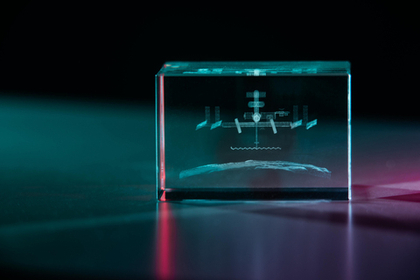 Куб с гравировкой  "МКС" (малый)