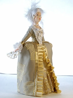 Кукла коллекционная в женском придворном костюме 18 века