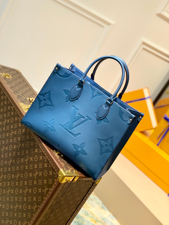 Louis Vuitton Onthego PM