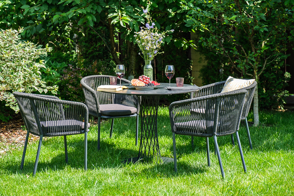 "Марсель" стул плетеный из роупа, каркас алюминий темно-серый (RAL7024) муар, роуп темно-серый круглый, ткань темно-серая 027