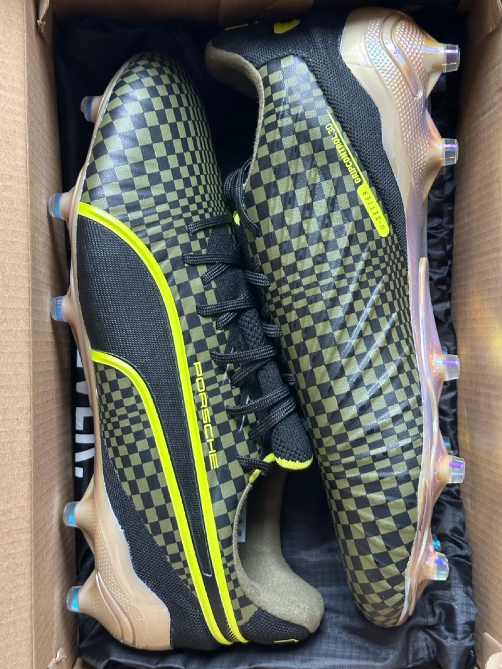 Бутсы Puma King Ultimate x Porsche FG/AG - зеленый